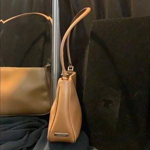 Tan leather small purse NINE & COMPANY.